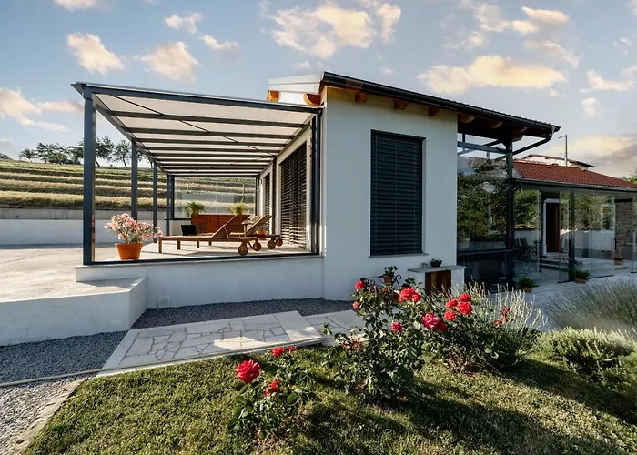 Sunny Hill * Vremski Britof