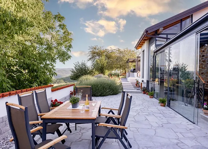 Sunny Hill Апартаменты *